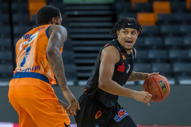 更是篮球文 更是篮球文